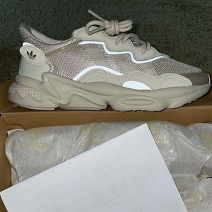 Adidas Ozweego 8.5 Women, NEW w Tags!